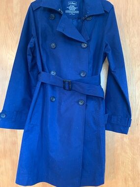L.L. Bean Commuter Navy Double-Breasted women’s Trench Coat with Belt Sz M